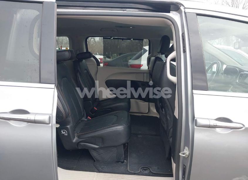 Photo 8 of 2018 Chrysler Pacifica TOURING L (VIN 2C4RC1BG6JR277547)