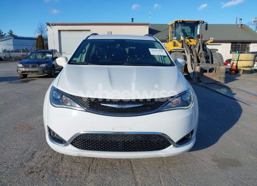 Photo 12 of 2018 Chrysler Pacifica TOURING L (VIN 2C4RC1BG6JR291674)