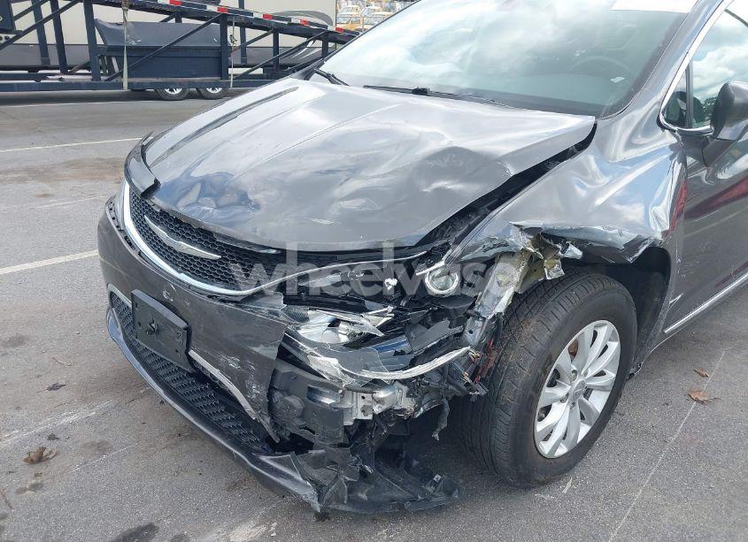 Photo 6 of 2018 Chrysler Pacifica TOURING L (VIN 2C4RC1BG6JR309560)