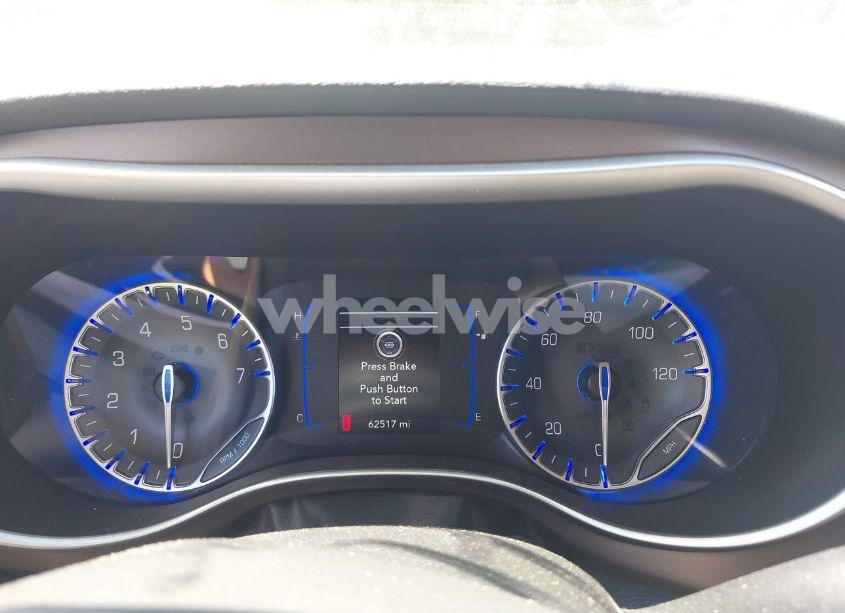 Photo 7 of 2018 Chrysler Pacifica TOURING L (VIN 2C4RC1BG6JR309560)