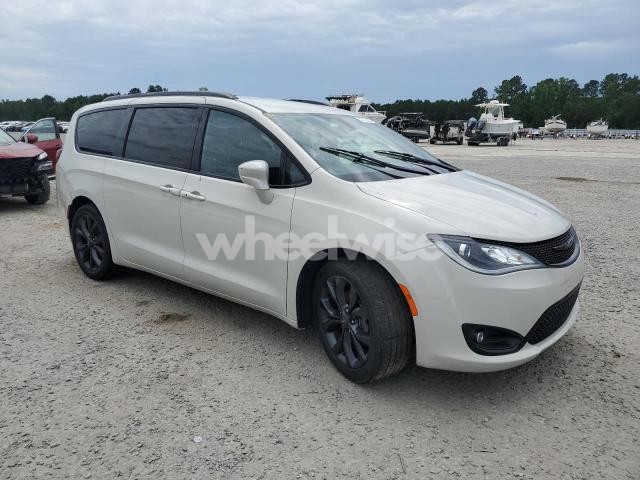 2020 CHRYSLER PACIFICA TOURING L (VIN 2C4RC1BG6LR290642) main photo