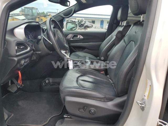 Photo 14 of 2020 CHRYSLER PACIFICA TOURING L (VIN 2C4RC1BG6LR290642)