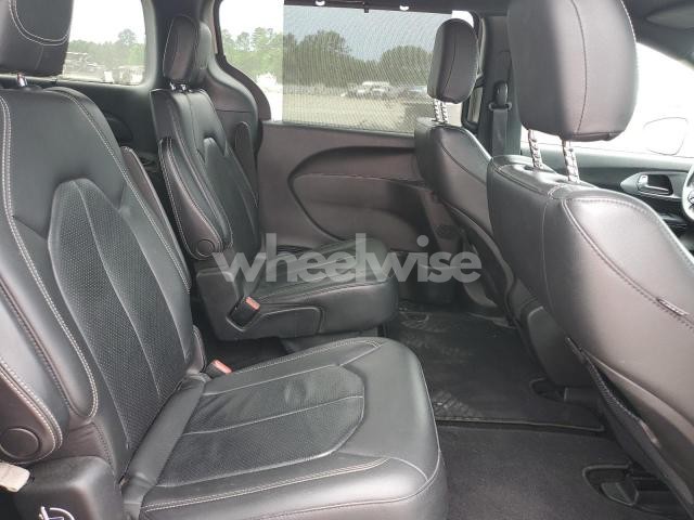 Photo 8 of 2020 CHRYSLER PACIFICA TOURING L (VIN 2C4RC1BG6LR290642)