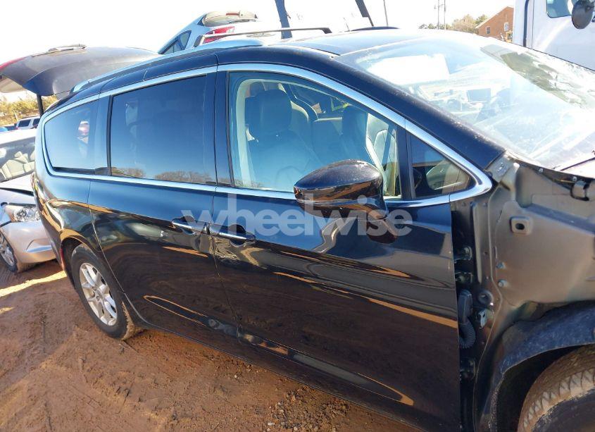 Photo 13 of 2021 Chrysler Pacifica TOURING L (VIN 2C4RC1BG6MR538938)