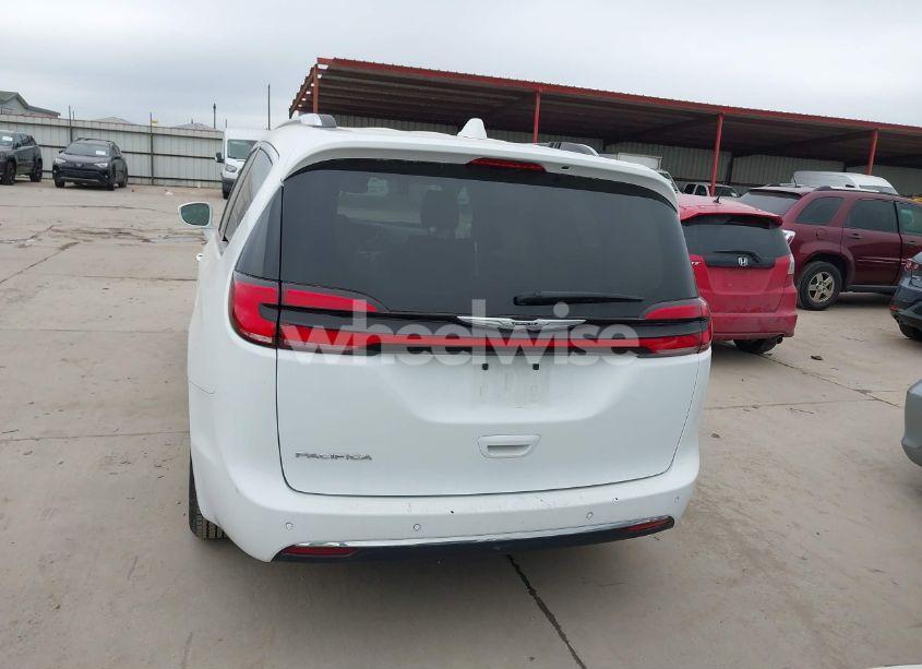Photo 17 of 2021 Chrysler Pacifica TOURING L (VIN 2C4RC1BG6MR575116)