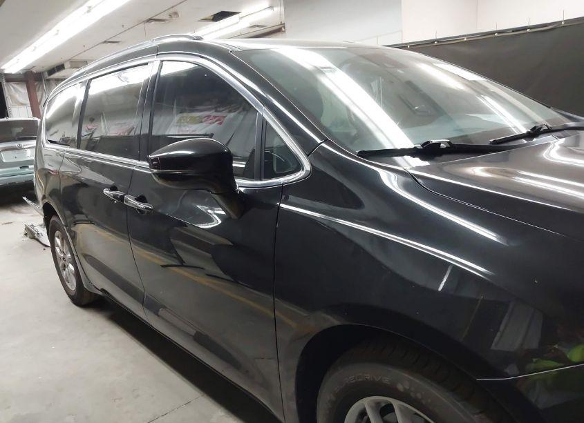 Photo 14 of 2021 Chrysler Pacifica TOURING L (VIN 2C4RC1BG6MR598461)