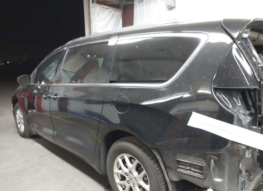 Photo 15 of 2021 Chrysler Pacifica TOURING L (VIN 2C4RC1BG6MR598461)