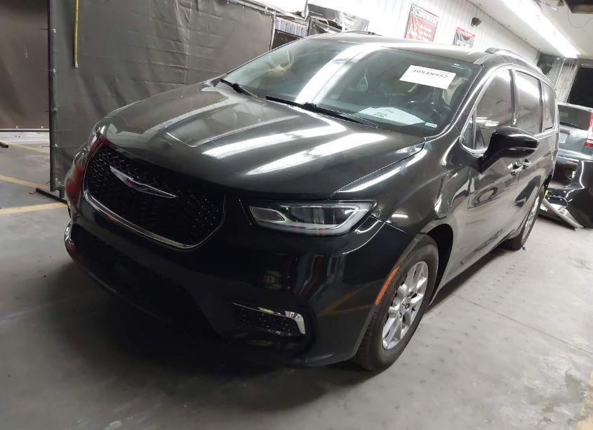 Photo 2 of 2021 Chrysler Pacifica TOURING L (VIN 2C4RC1BG6MR598461)
