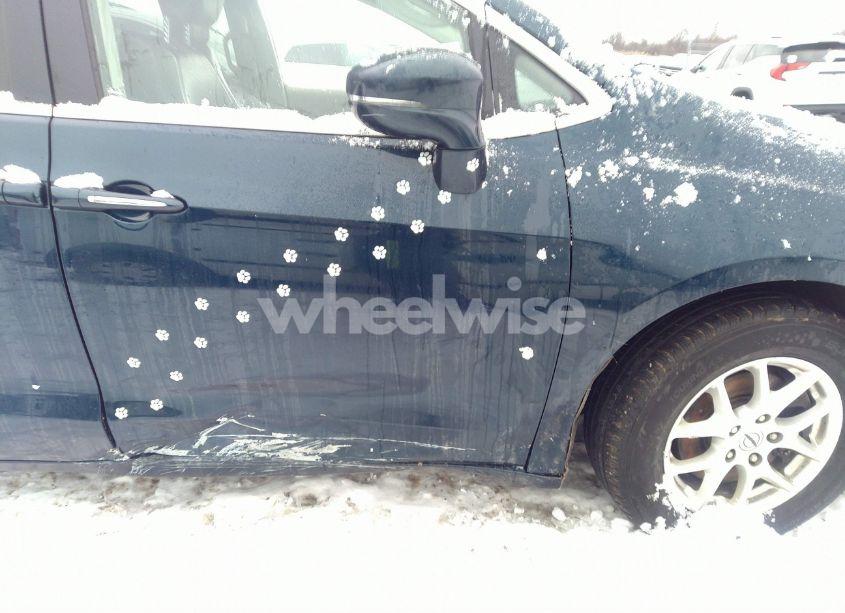 Photo 11 of 2021 Chrysler Pacifica TOURING L (VIN 2C4RC1BG6MR598542)