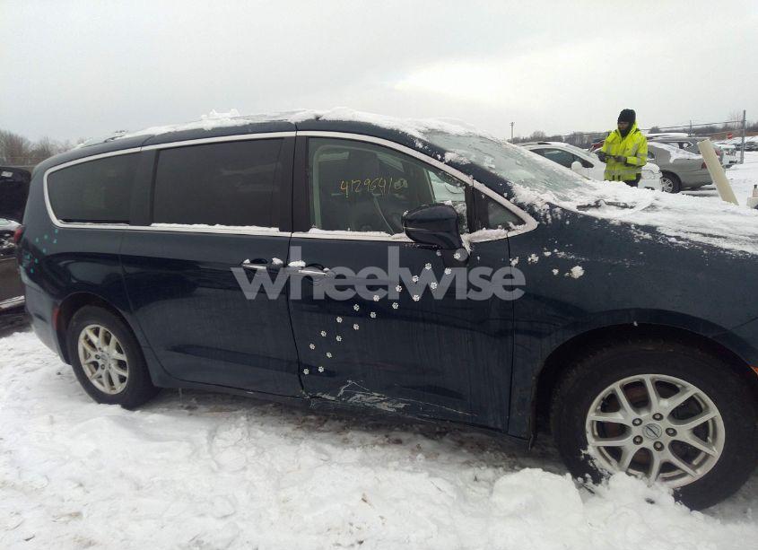 Photo 13 of 2021 Chrysler Pacifica TOURING L (VIN 2C4RC1BG6MR598542)