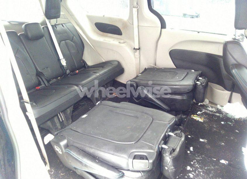 Photo 8 of 2021 Chrysler Pacifica TOURING L (VIN 2C4RC1BG6MR598542)