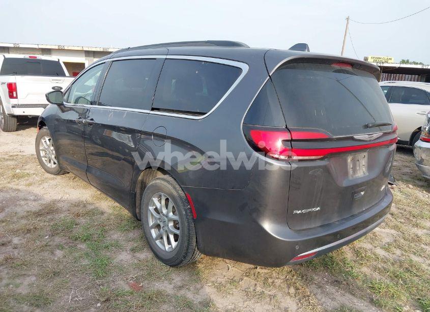 Photo 3 of 2022 Chrysler Pacifica TOURING L (VIN 2C4RC1BG6NR122115)