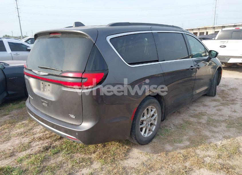 Photo 4 of 2022 Chrysler Pacifica TOURING L (VIN 2C4RC1BG6NR122115)