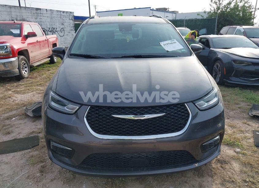 Photo 6 of 2022 Chrysler Pacifica TOURING L (VIN 2C4RC1BG6NR122115)