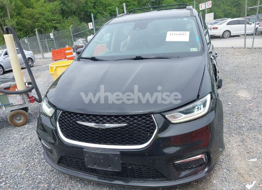 Photo 13 of 2022 Chrysler Pacifica TOURING L (VIN 2C4RC1BG6NR128979)