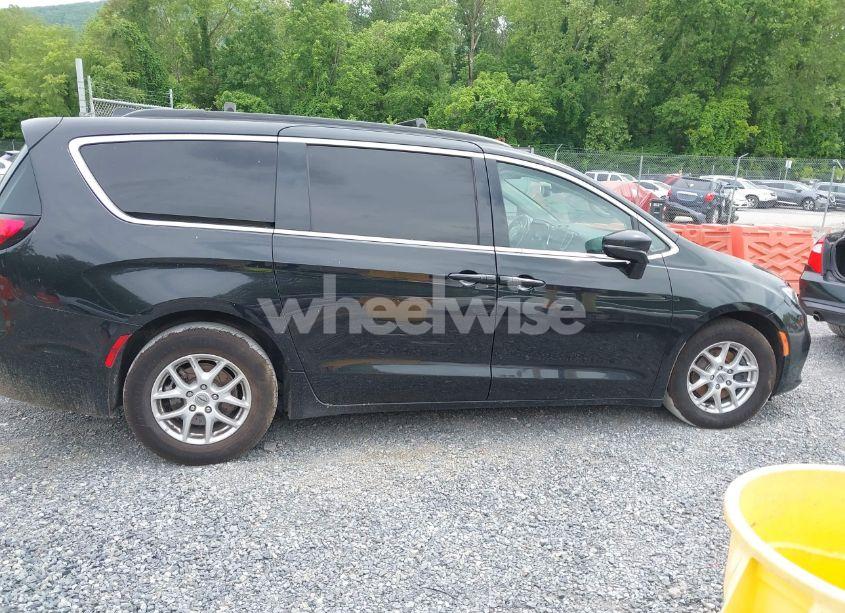 Photo 14 of 2022 Chrysler Pacifica TOURING L (VIN 2C4RC1BG6NR128979)