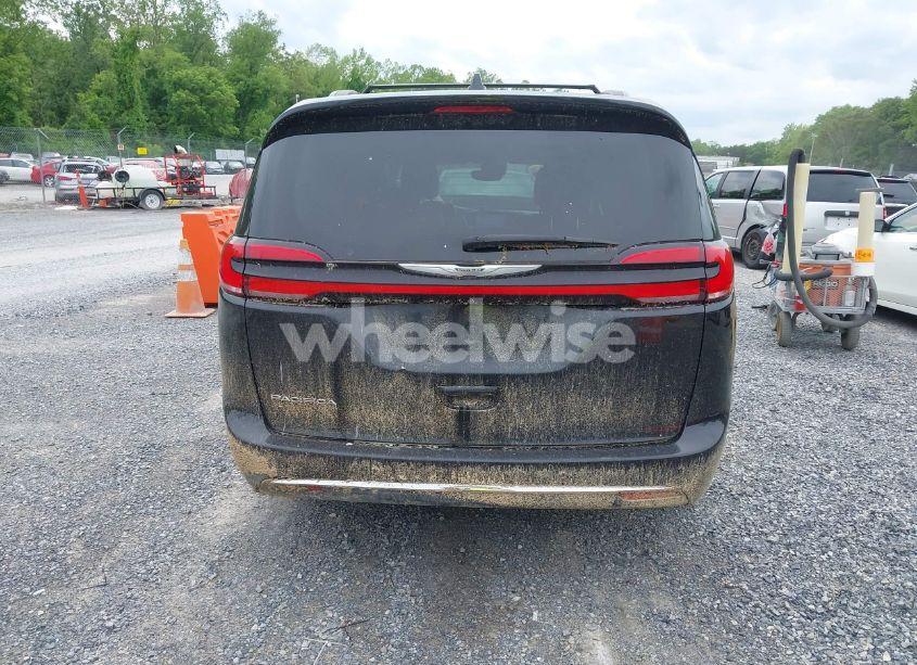 Photo 17 of 2022 Chrysler Pacifica TOURING L (VIN 2C4RC1BG6NR128979)