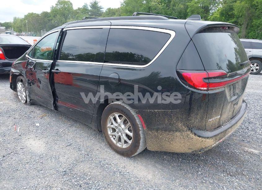 Photo 3 of 2022 Chrysler Pacifica TOURING L (VIN 2C4RC1BG6NR128979)