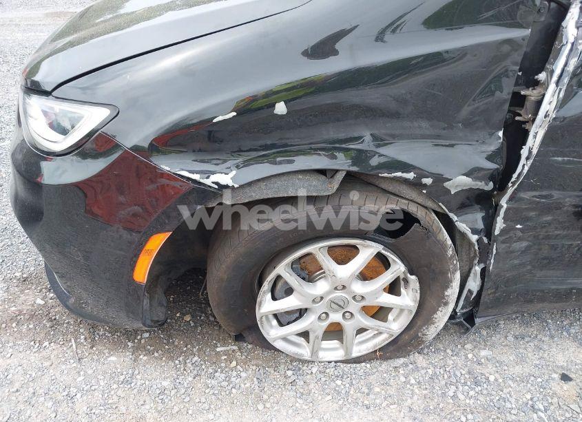 Photo 6 of 2022 Chrysler Pacifica TOURING L (VIN 2C4RC1BG6NR128979)