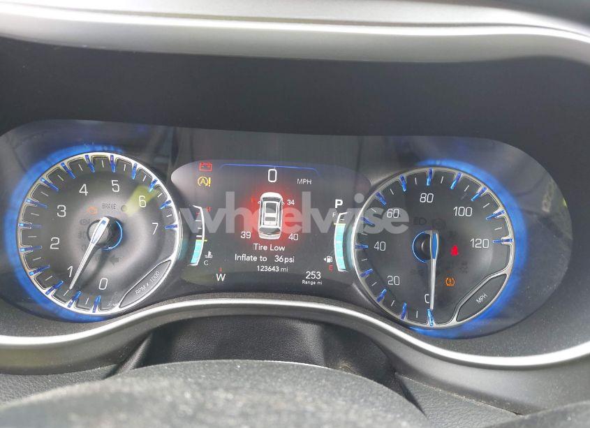 Photo 7 of 2022 Chrysler Pacifica TOURING L (VIN 2C4RC1BG6NR128979)