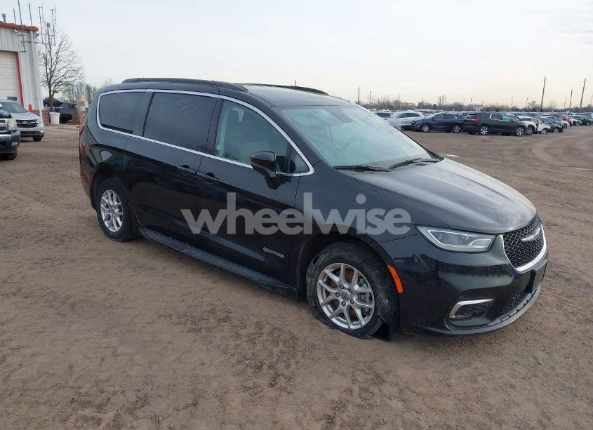 2022 Chrysler Pacifica TOURING L (VIN 2C4RC1BG6NR155888) main photo