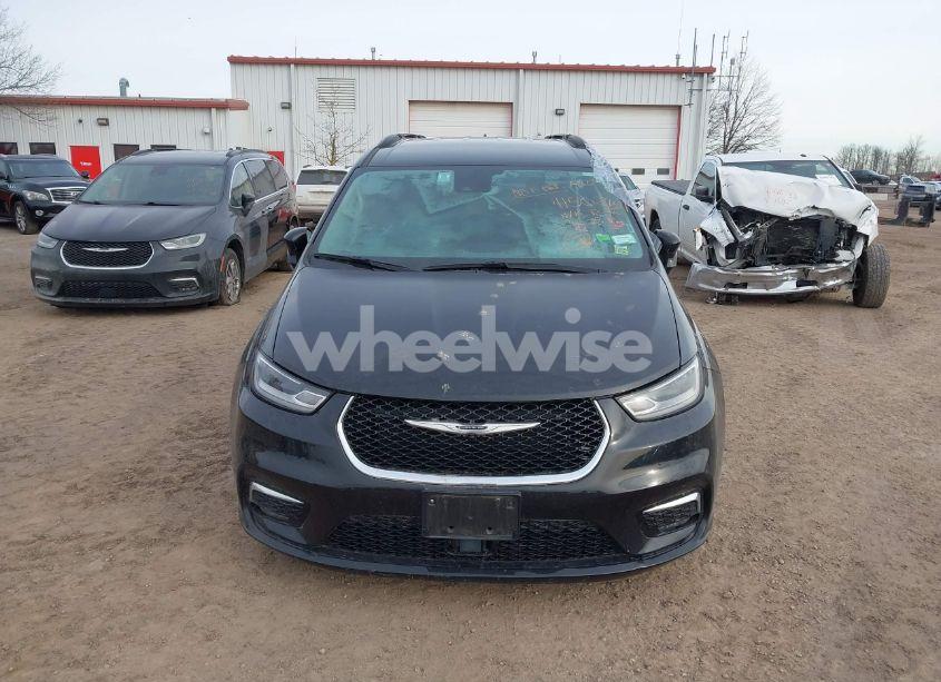 Photo 11 of 2022 Chrysler Pacifica TOURING L (VIN 2C4RC1BG6NR155888)