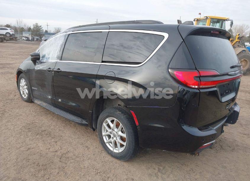 Photo 3 of 2022 Chrysler Pacifica TOURING L (VIN 2C4RC1BG6NR155888)