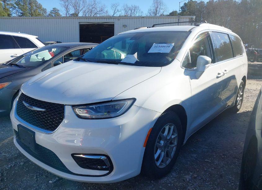 Photo 2 of 2022 Chrysler Pacifica TOURING L (VIN 2C4RC1BG6NR167748)