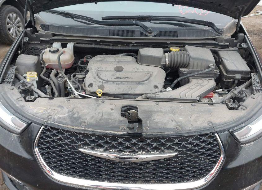 Photo 10 of 2022 Chrysler Pacifica TOURING L (VIN 2C4RC1BG6NR177034)