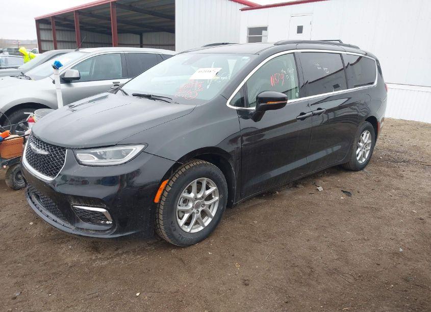 Photo 2 of 2022 Chrysler Pacifica TOURING L (VIN 2C4RC1BG6NR177034)