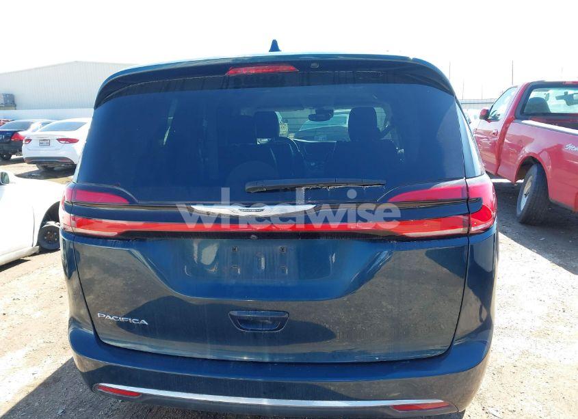 Photo 16 of 2022 Chrysler Pacifica TOURING L (VIN 2C4RC1BG6NR182203)
