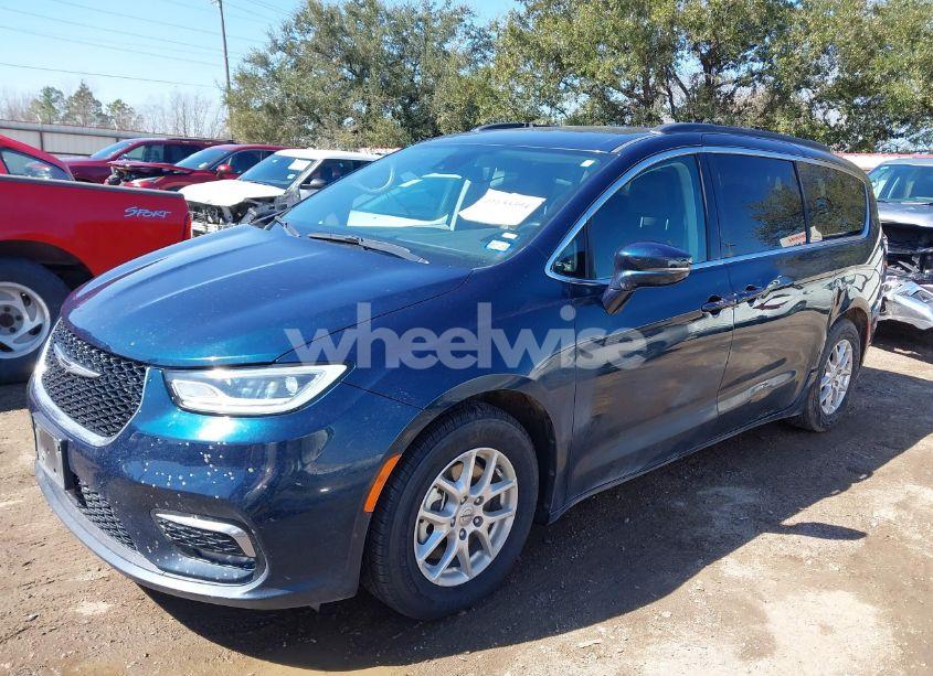 Photo 2 of 2022 Chrysler Pacifica TOURING L (VIN 2C4RC1BG6NR182203)