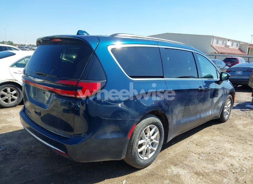 Photo 4 of 2022 Chrysler Pacifica TOURING L (VIN 2C4RC1BG6NR182203)