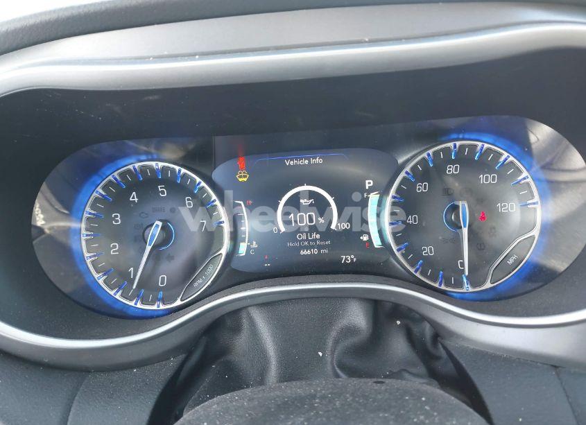 Photo 7 of 2022 Chrysler Pacifica TOURING L (VIN 2C4RC1BG6NR182203)