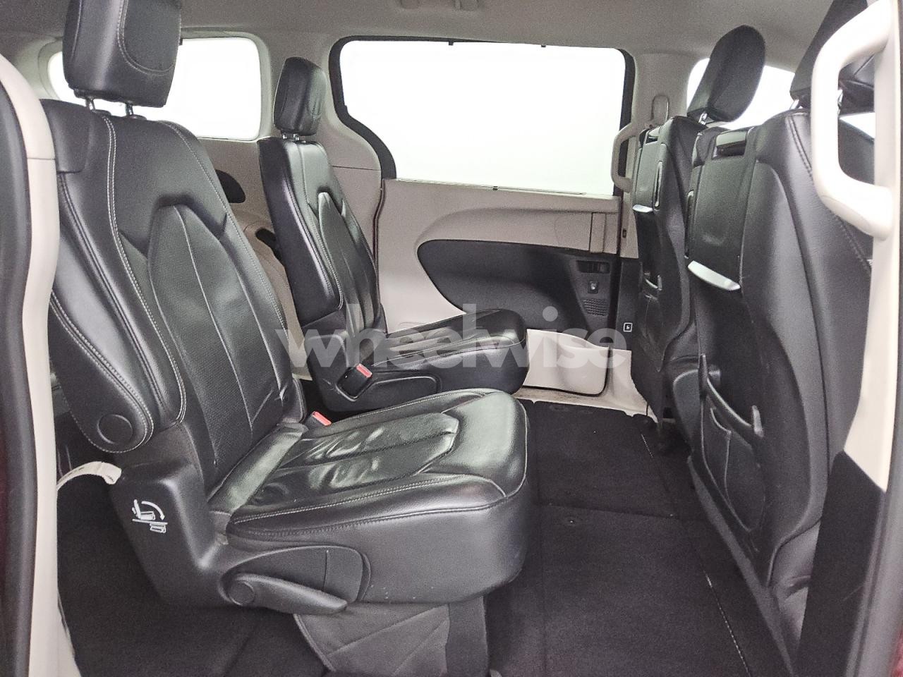 Photo 11 of 2022 CHRYSLER PACIFICA TOURING L (VIN 2C4RC1BG6NR185294)