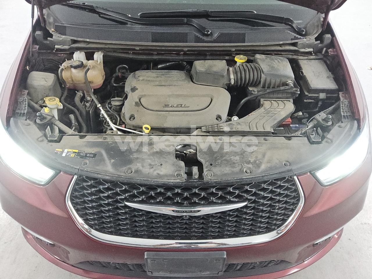 Photo 12 of 2022 CHRYSLER PACIFICA TOURING L (VIN 2C4RC1BG6NR185294)