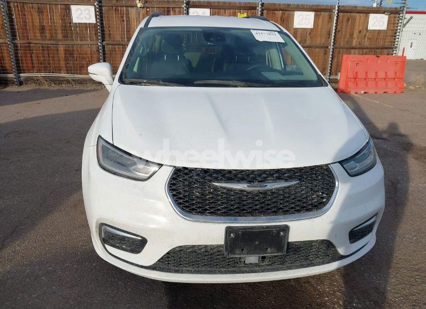 Photo 12 of 2022 Chrysler Pacifica TOURING L (VIN 2C4RC1BG6NR188812)