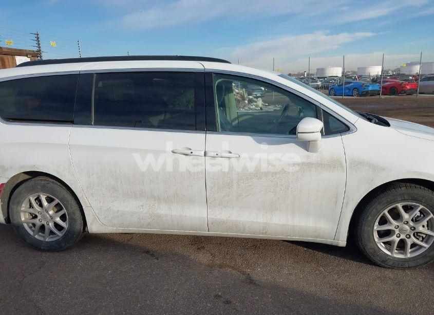 Photo 13 of 2022 Chrysler Pacifica TOURING L (VIN 2C4RC1BG6NR188812)