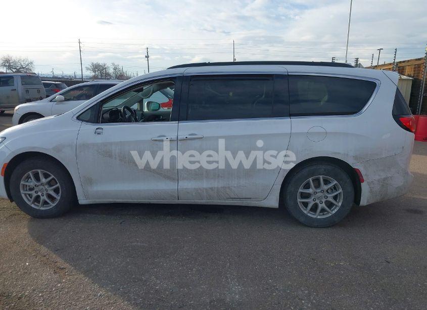Photo 14 of 2022 Chrysler Pacifica TOURING L (VIN 2C4RC1BG6NR188812)