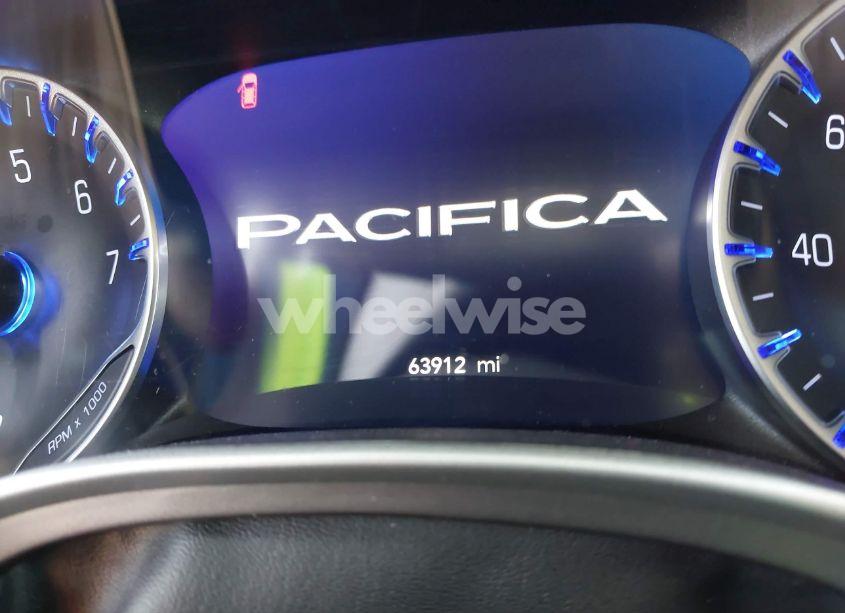 Photo 15 of 2022 Chrysler Pacifica TOURING L (VIN 2C4RC1BG6NR188812)