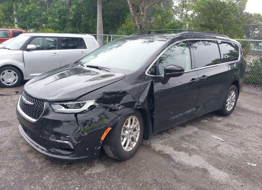 Photo 6 of 2022 Chrysler Pacifica TOURING L (VIN 2C4RC1BG6NR190222)