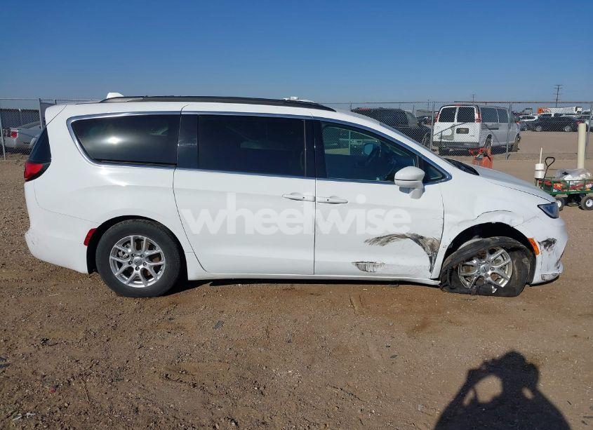 Photo 13 of 2022 Chrysler Pacifica TOURING L (VIN 2C4RC1BG6NR198983)