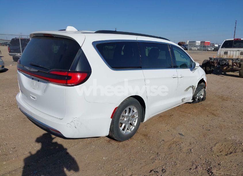 Photo 4 of 2022 Chrysler Pacifica TOURING L (VIN 2C4RC1BG6NR198983)