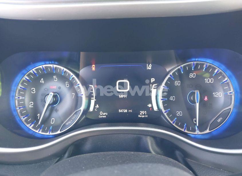 Photo 7 of 2022 Chrysler Pacifica TOURING L (VIN 2C4RC1BG6NR198983)