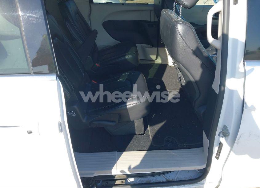 Photo 8 of 2022 Chrysler Pacifica TOURING L (VIN 2C4RC1BG6NR198983)