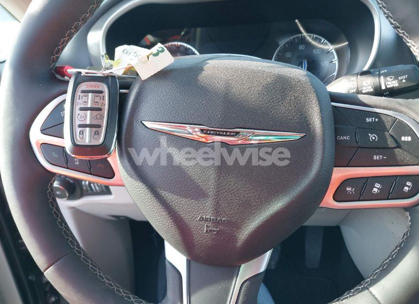 Photo 11 of 2023 Chrysler Pacifica TOURING L (VIN 2C4RC1BG6PR514644)