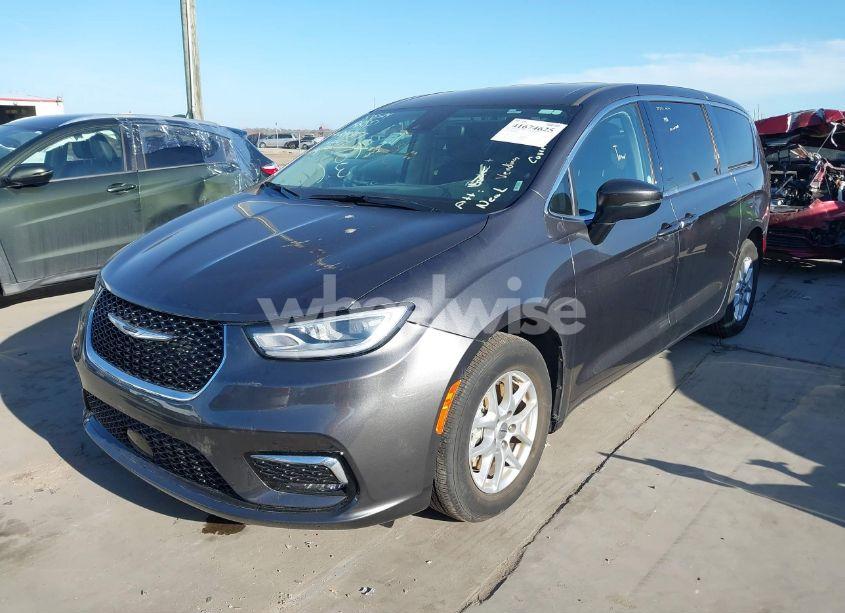 Photo 2 of 2023 Chrysler Pacifica TOURING L (VIN 2C4RC1BG6PR514644)