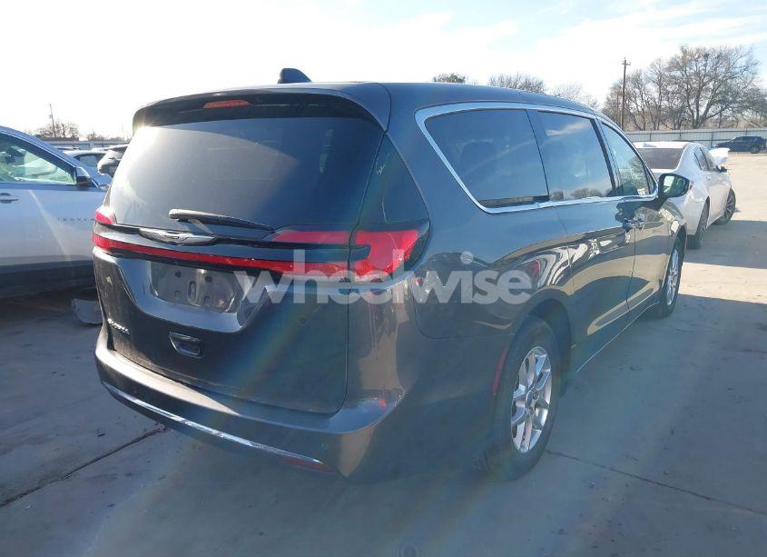 Photo 4 of 2023 Chrysler Pacifica TOURING L (VIN 2C4RC1BG6PR514644)