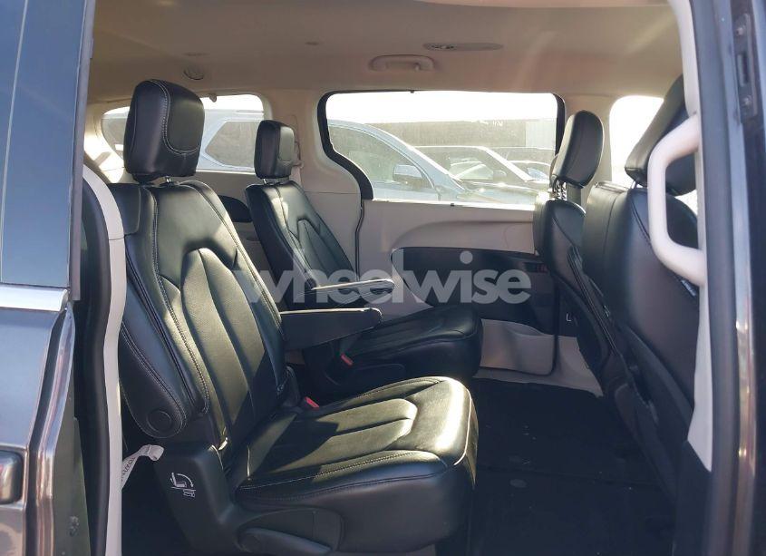 Photo 8 of 2023 Chrysler Pacifica TOURING L (VIN 2C4RC1BG6PR514644)