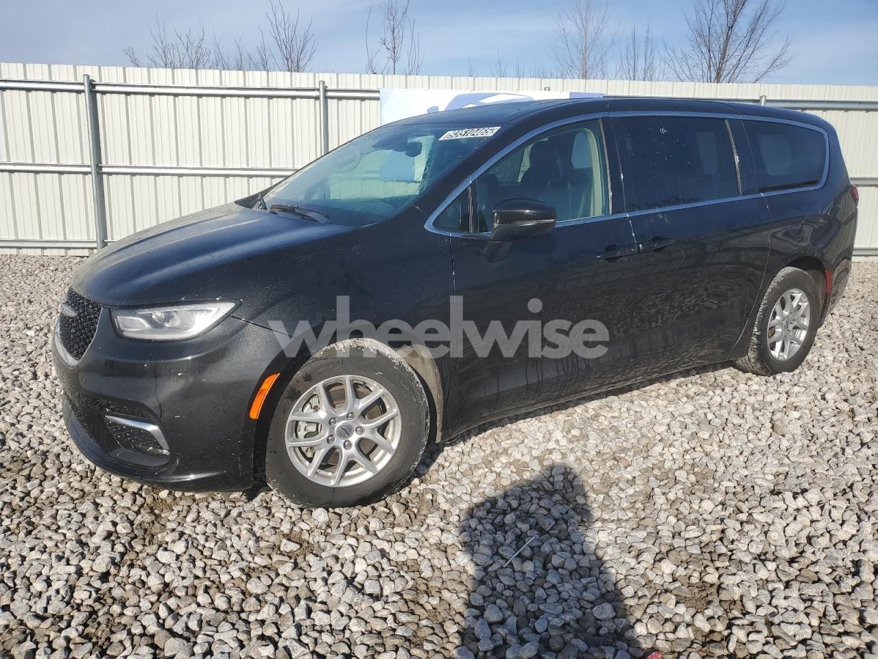 2023 CHRYSLER PACIFICA TOURING L (VIN 2C4RC1BG6PR529418) main photo